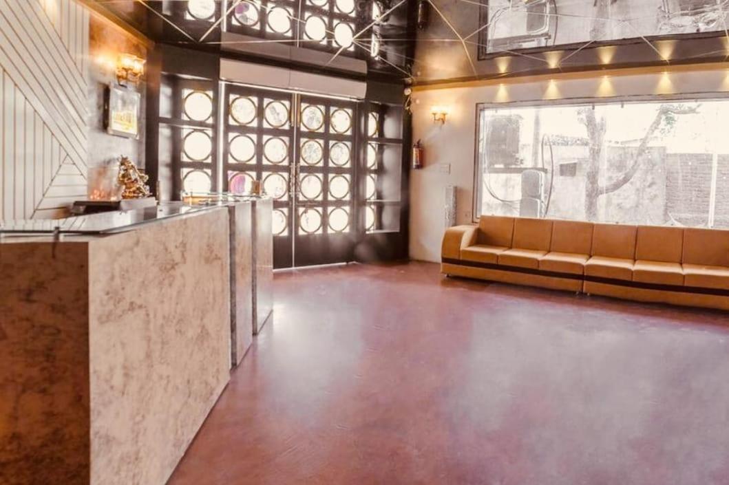 K3 Club Residency Hotell Jhānsi Eksteriør bilde