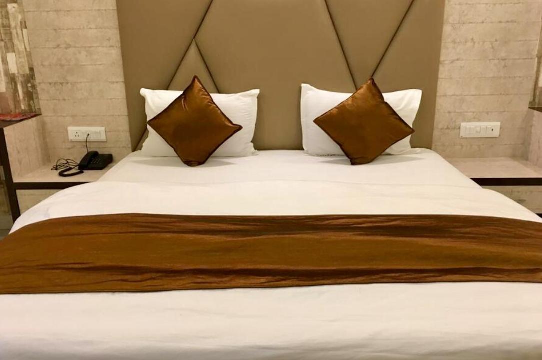 K3 Club Residency Hotell Jhānsi Eksteriør bilde